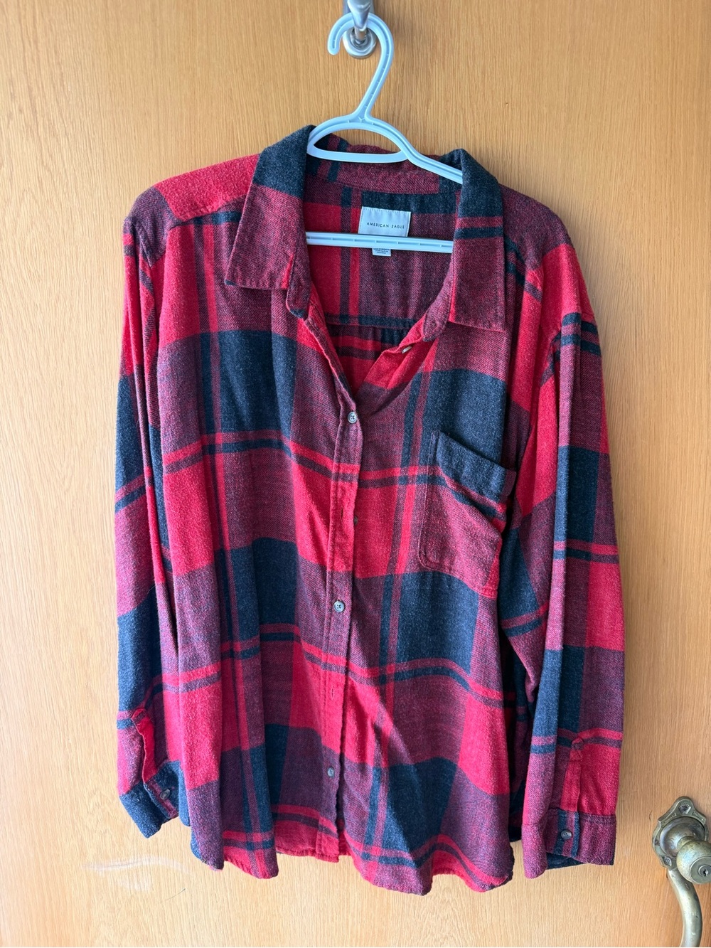 American Eagle Button-Up Plaid Flannel Shirt in Red and Black